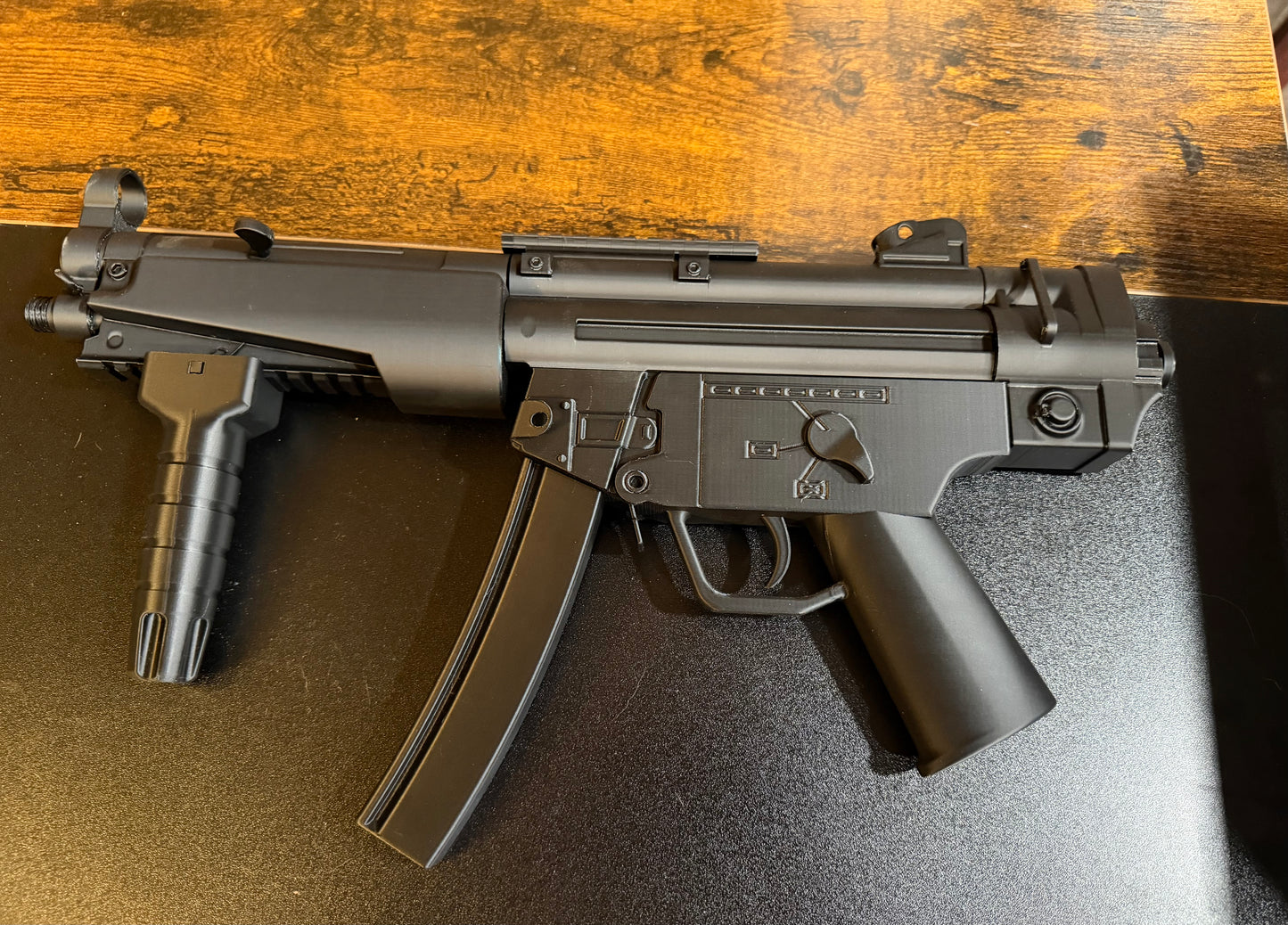 “REPLICA”.  Repeat REPLICA MP5s